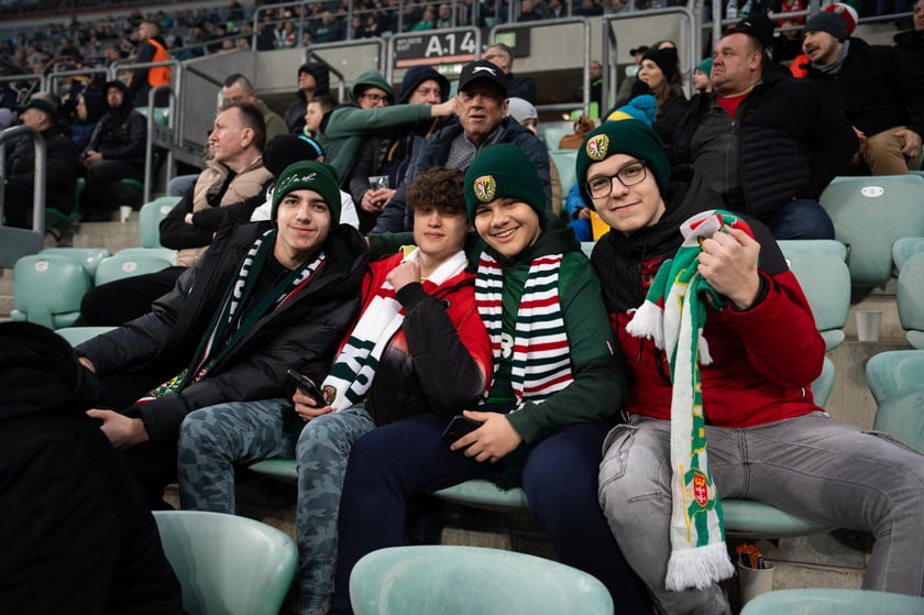 Kibice na meczu Śląska z Widzewem (2 marca 2024) na Tarczyński Arenie